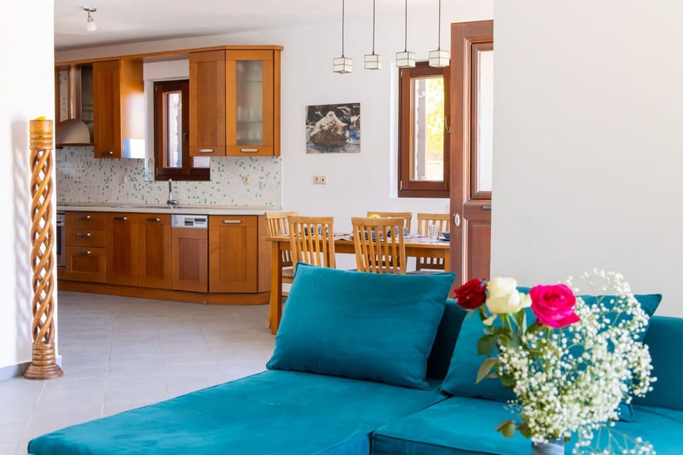 Villa | 2 bedrooms, desk