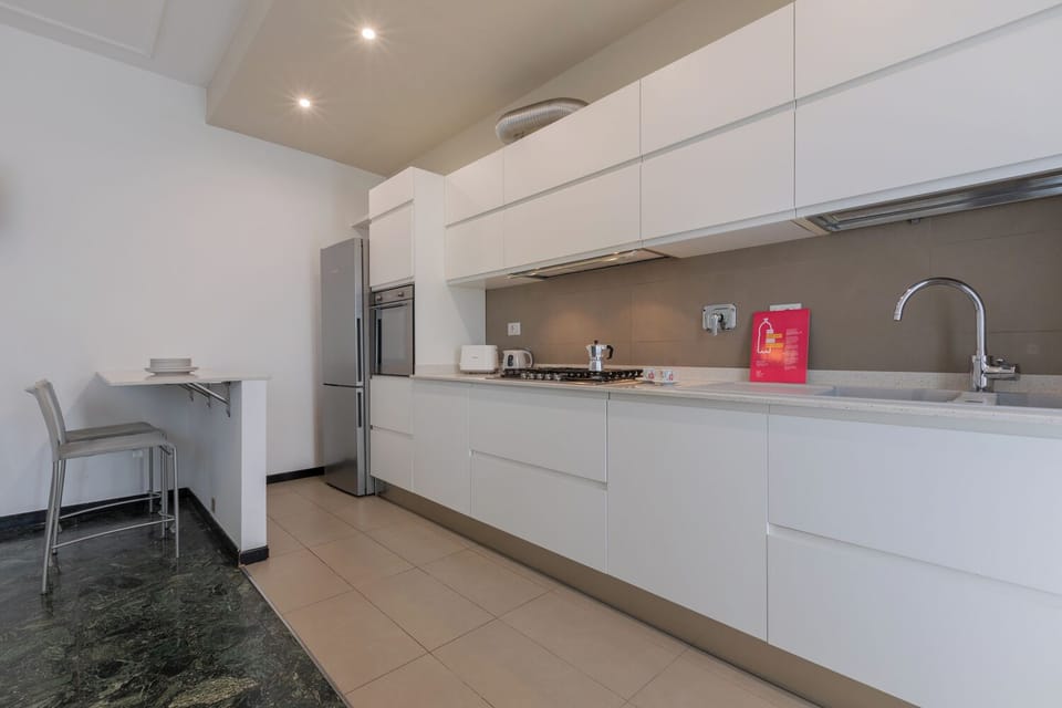Apartment, Balcony | Private kitchen | Electric kettle