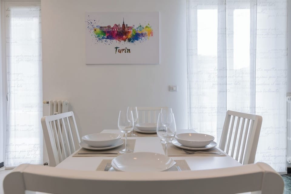 Apartment, Balcony | In-room dining