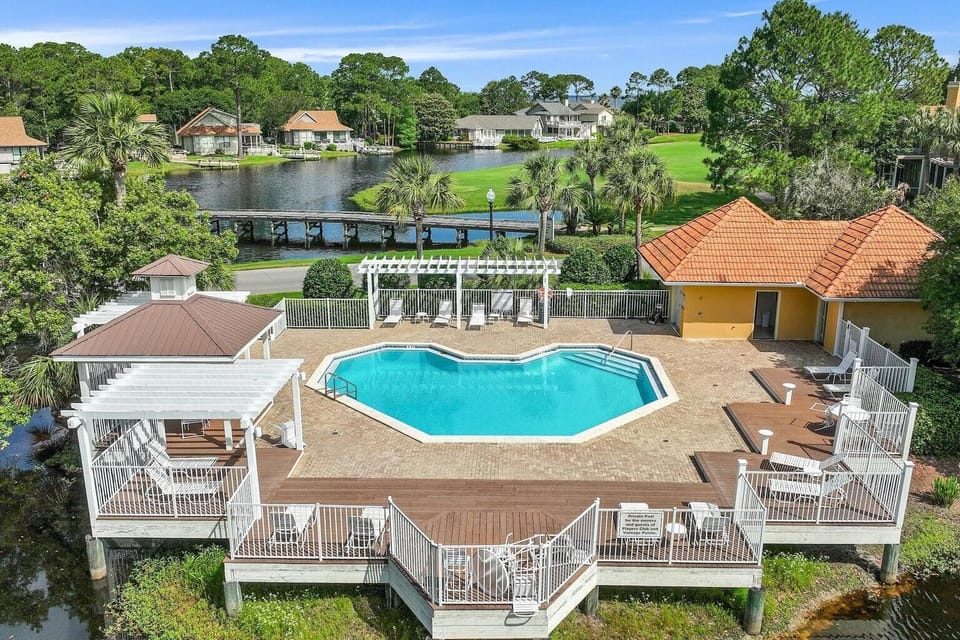 Players Club Pool