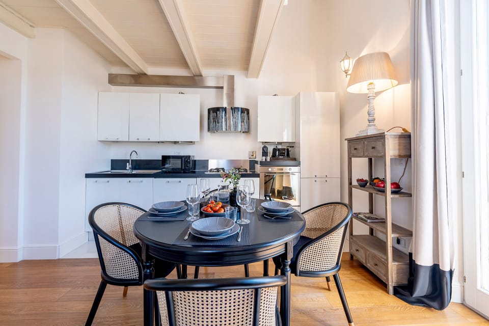 Apartment (2 Bedrooms) | In-room dining