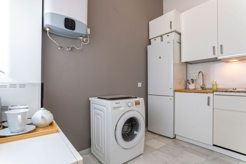 Apartment (1 Bedroom) | Private kitchen | Fridge, microwave, oven, dishwasher