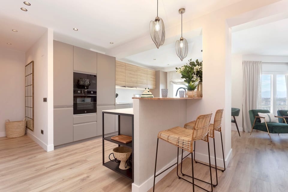 Apartment (3 Bedrooms) | Private kitchen | Fridge, microwave, oven, stovetop