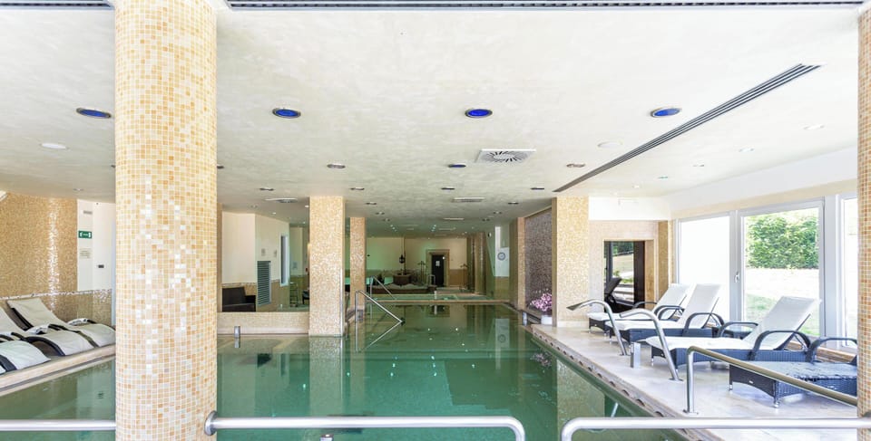 Sauna, hot tub, steam room, body treatments, body wraps, body scrubs