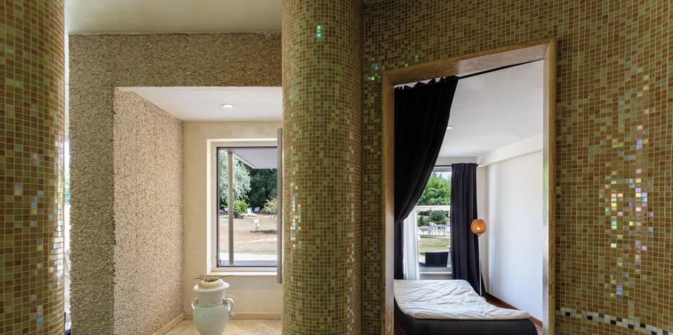 Sauna, hot tub, steam room, body treatments, body wraps, body scrubs