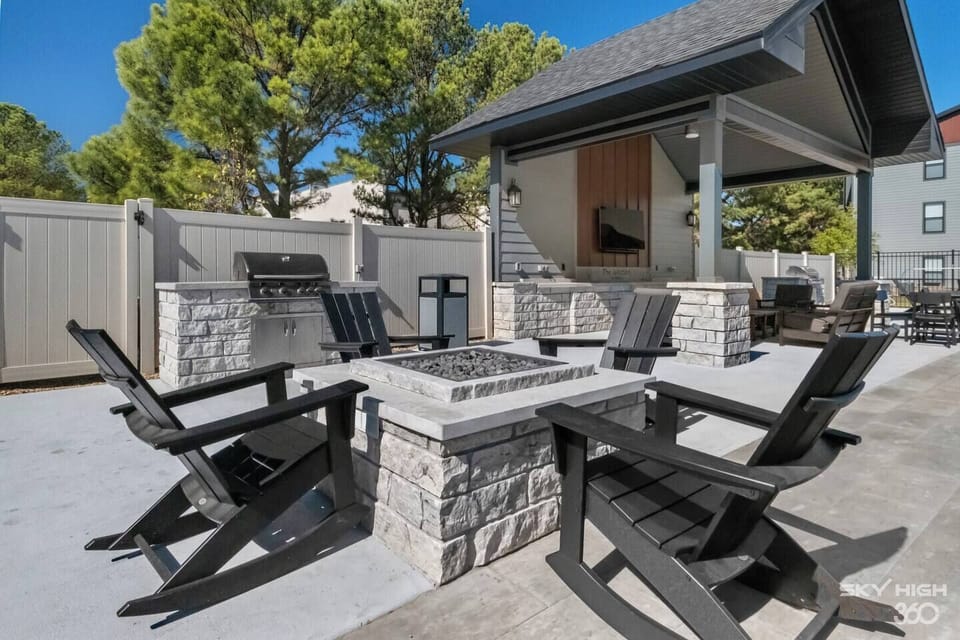 Outdoor Firepit Available At the Clubhouse With Key Fob Access For Guest!