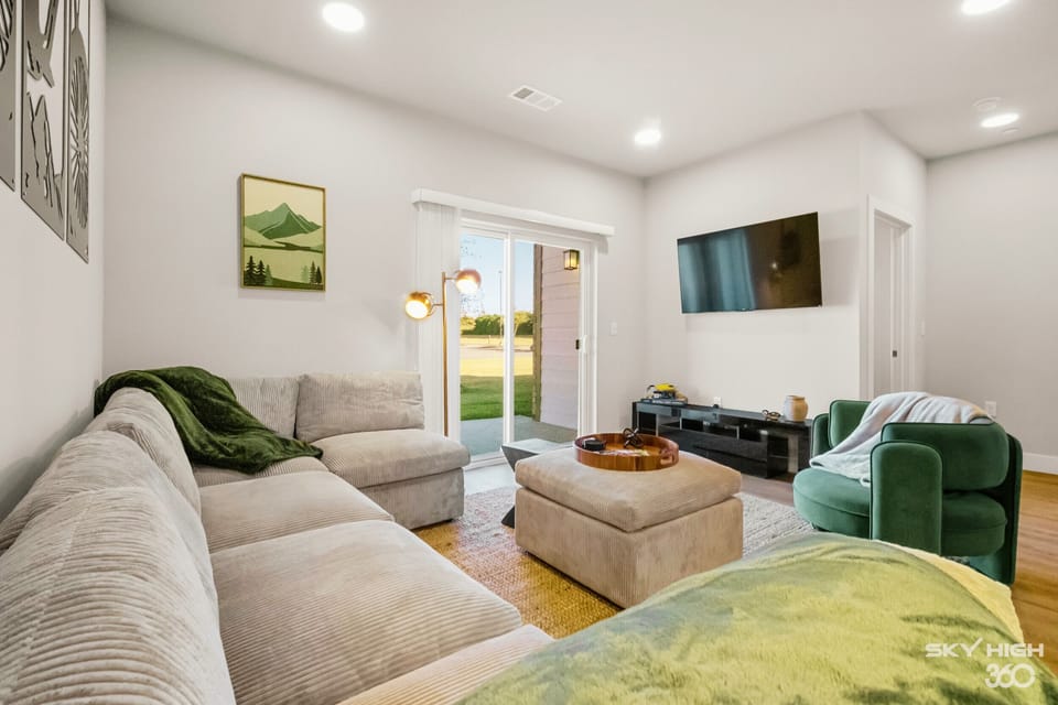 MTB community will Love the Decor Here and will also love the comfort after a day out on the Trails!