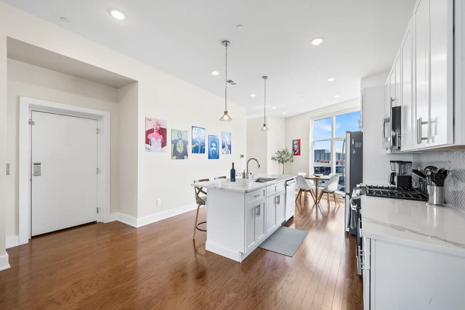 Fully equipped kitchen with all amenities