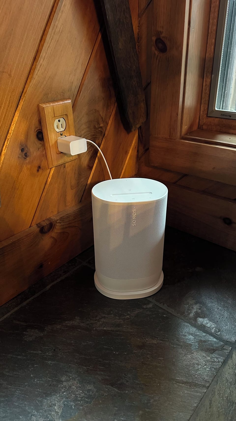 4 SONOS sound system in various corners