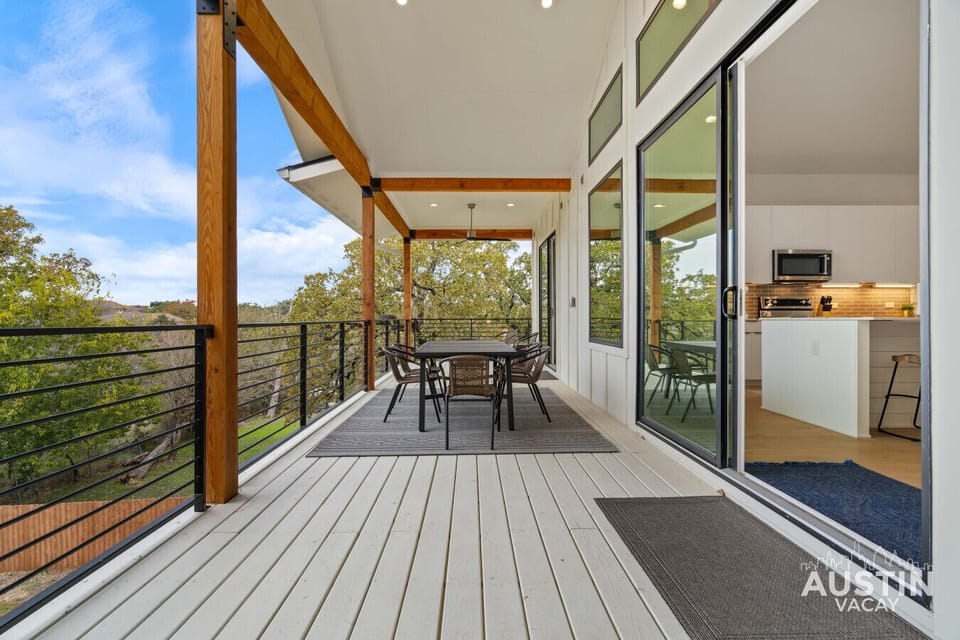 Seamlessly blending indoors and out—step from the kitchen to the balcony and let the fresh air flow.