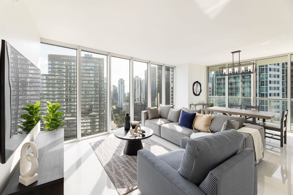 The ultimate chill zone: plush seating, statement decor, and unbeatable light.