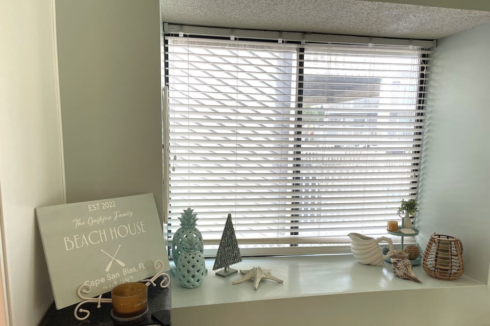Cute Decor combined with plenty of sunshine