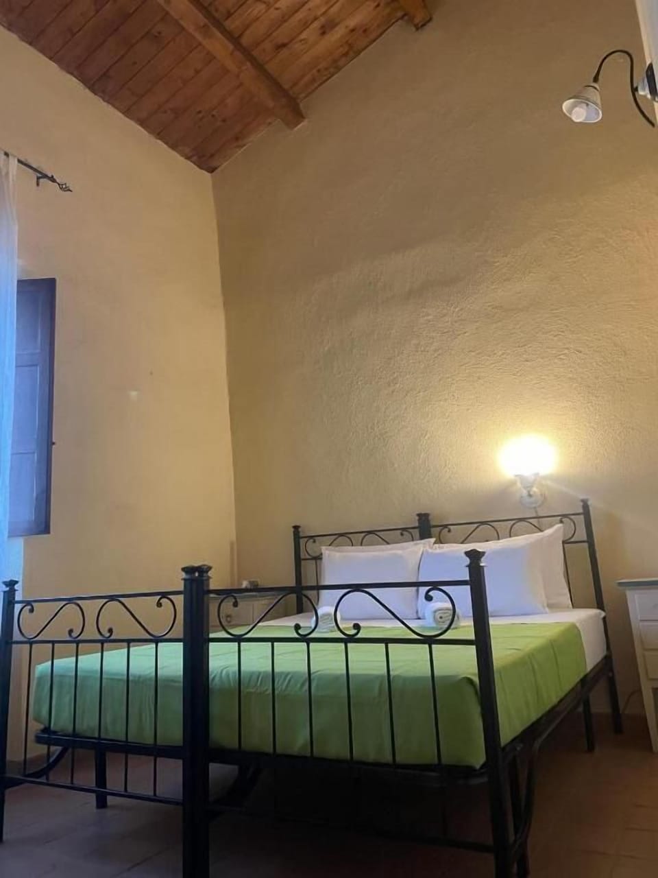 Double or Twin Room | Free WiFi, bed sheets