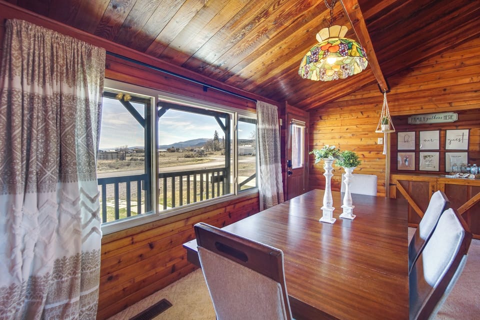 Dining Area | Dishware/Flatware Provided | Main Level