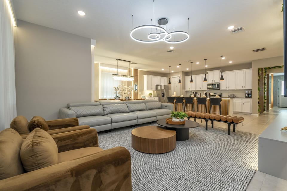 Living Room + Smart TV