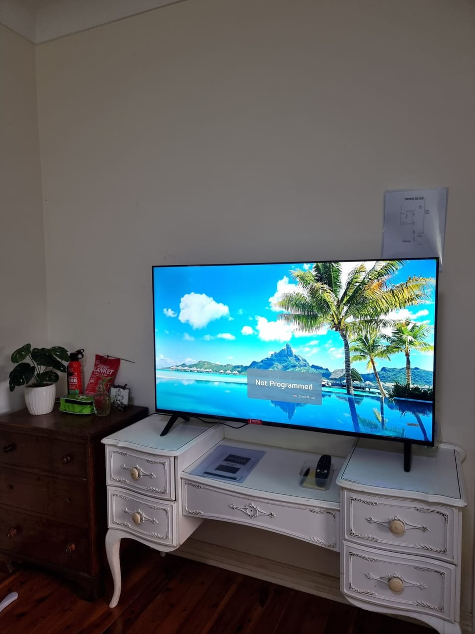 Enjoy the 50 inches  smart TV while you are in bed.