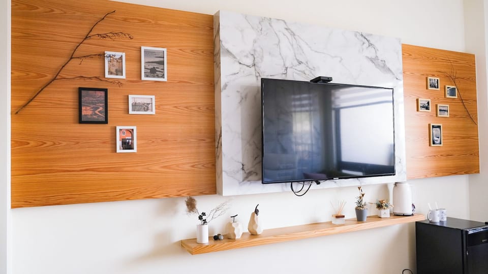 Superior Double Room, 1 King Bed with Sofa bed, Non Smoking, Balcony | Laptop workspace, free WiFi