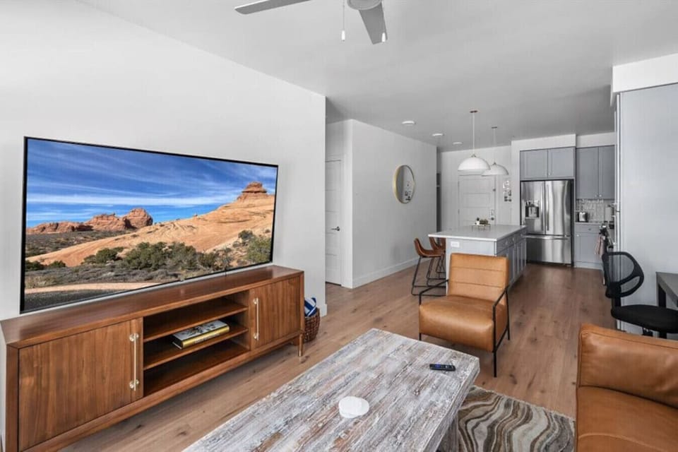 Stunning views of the Capitol, the mountains and the downtown skyline from the comfort of your top floor luxury space!