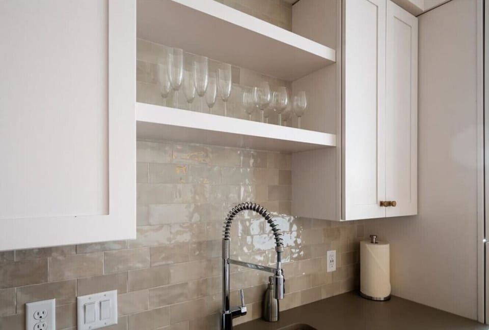 Fully stocked kitchen with all that you need. Pots, pans, bakeware, salt +pepper, and olive oil!!