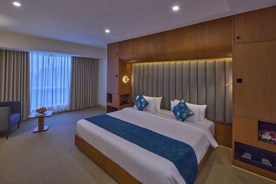 Hypo-allergenic bedding available, minibar, in-room safe, desk