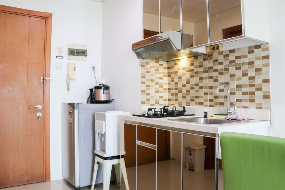 Apartment | Private kitchen | Full-size fridge, stovetop, electric kettle, rice cooker