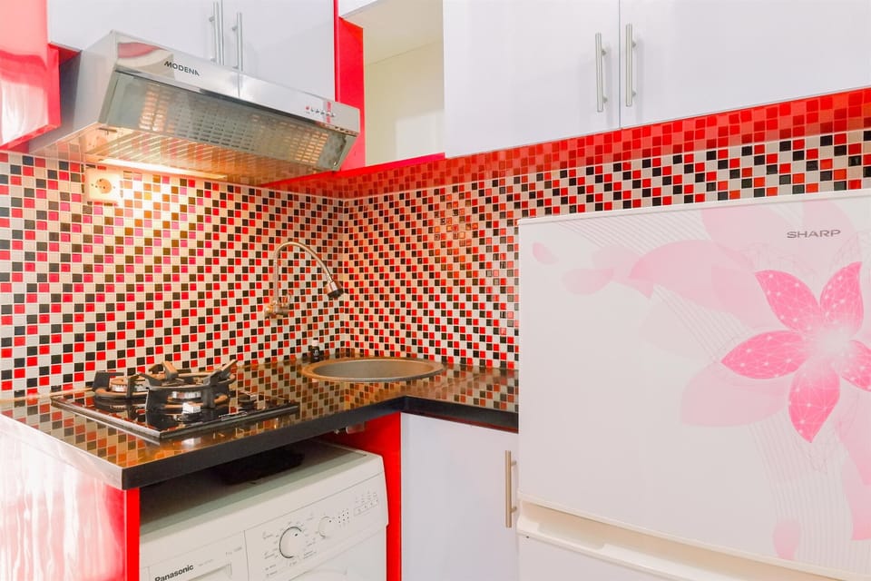 Apartment | Private kitchen | Full-size fridge, stovetop, rice cooker, dining tables