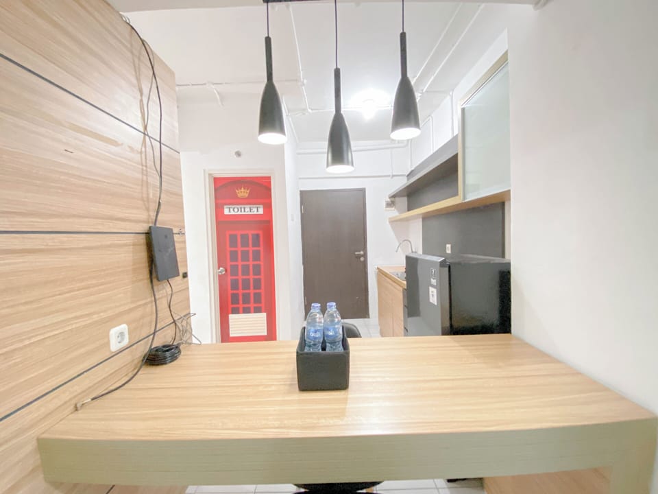 Studio | Private kitchen | Full-size fridge, stovetop, rice cooker, dining tables