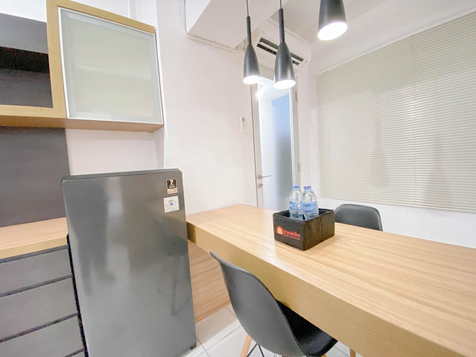Studio | Private kitchen | Full-size fridge, stovetop, rice cooker, dining tables