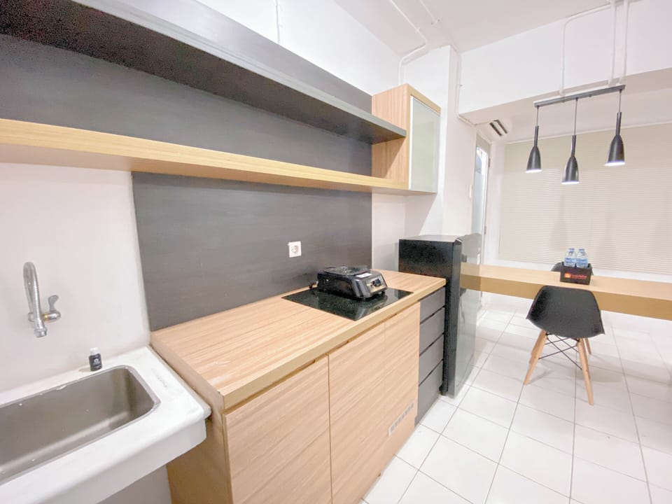 Studio | Private kitchen | Full-size fridge, stovetop, rice cooker, dining tables
