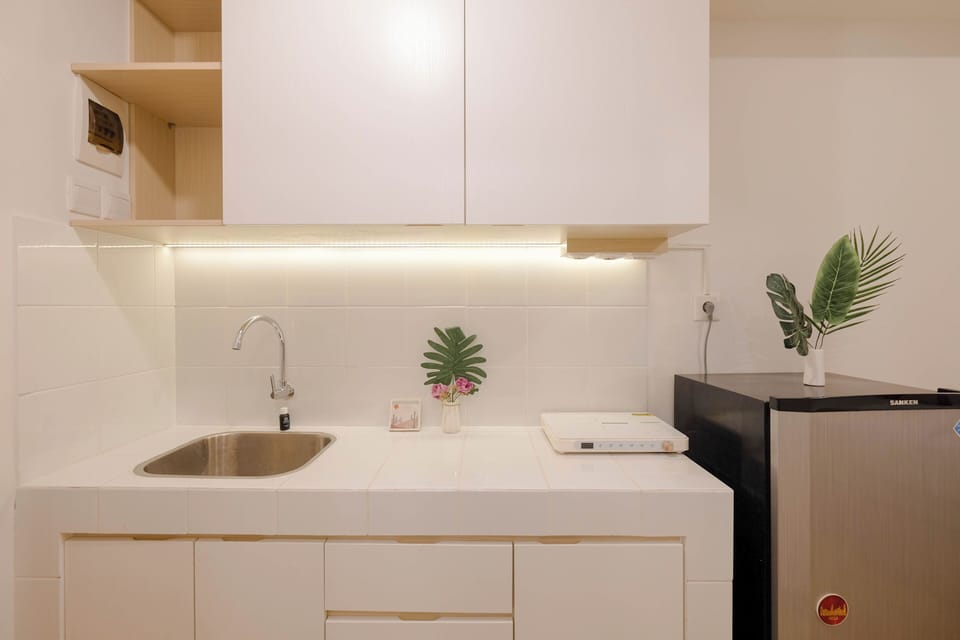 Studio | Private kitchen | Full-size fridge, stovetop, rice cooker