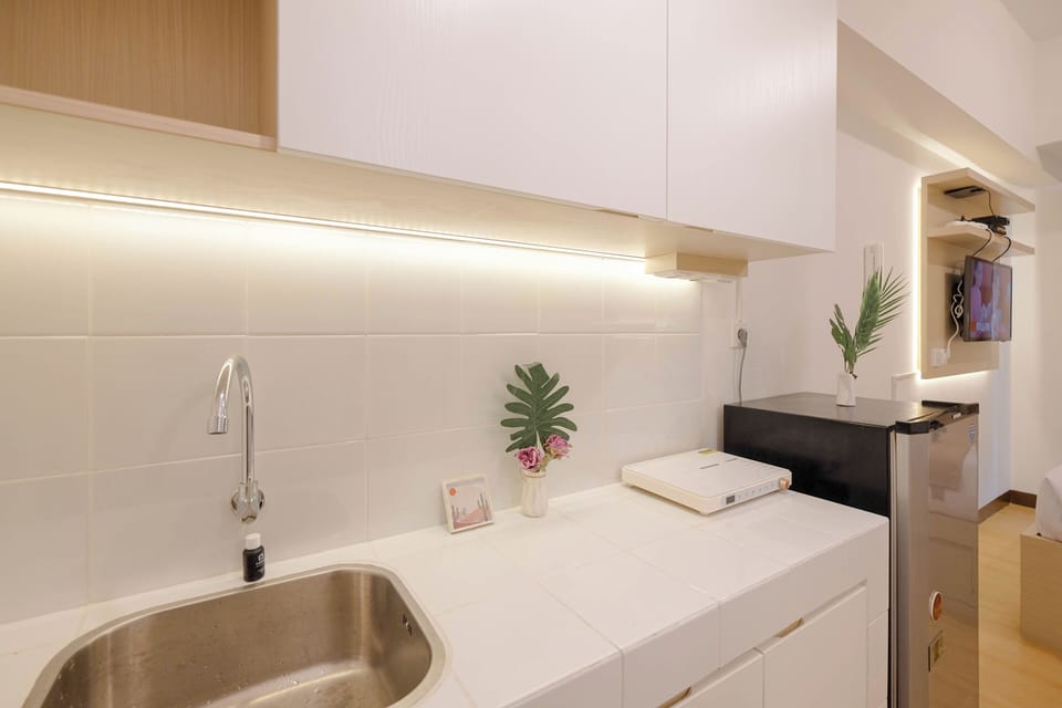 Studio | Private kitchen | Full-size fridge, stovetop, rice cooker