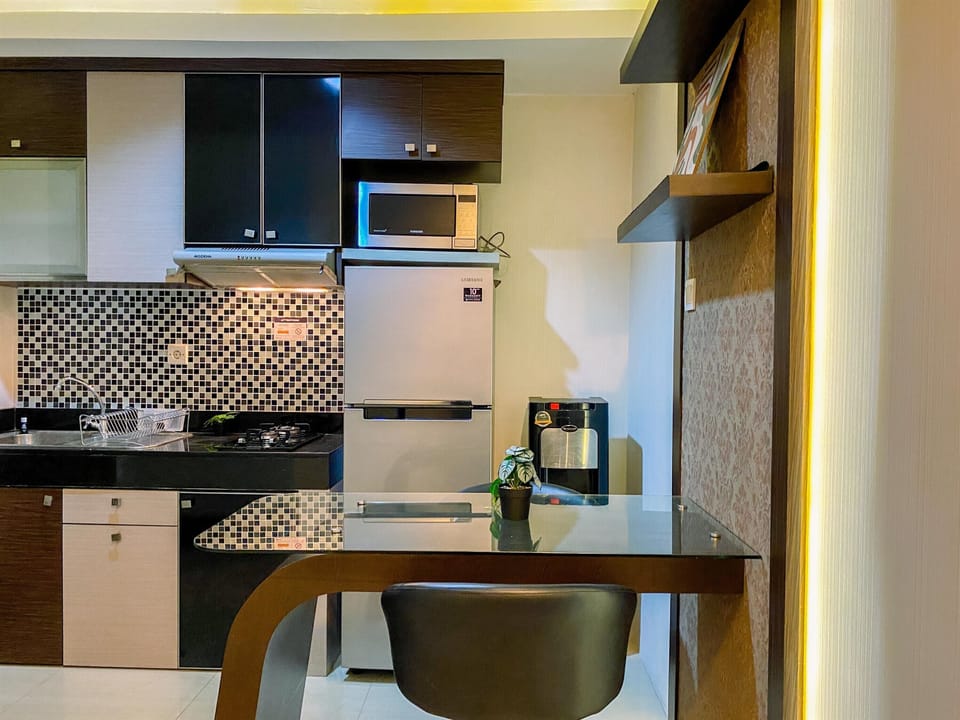 Apartment | Private kitchen | Full-size fridge, microwave, stovetop, electric kettle
