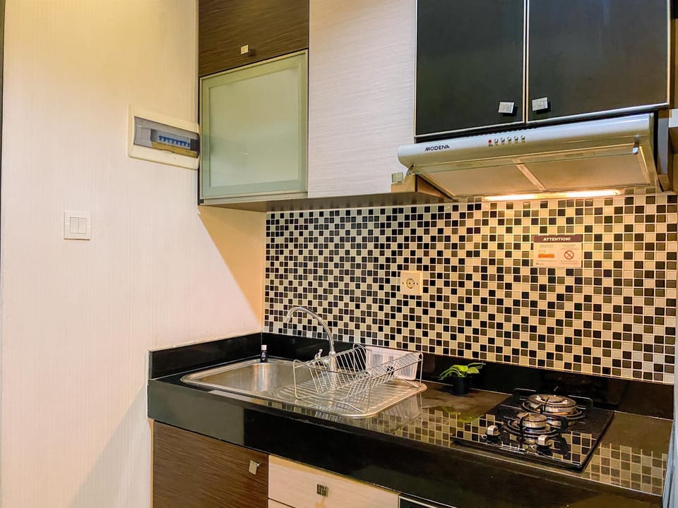 Apartment | Private kitchen | Full-size fridge, microwave, stovetop, electric kettle