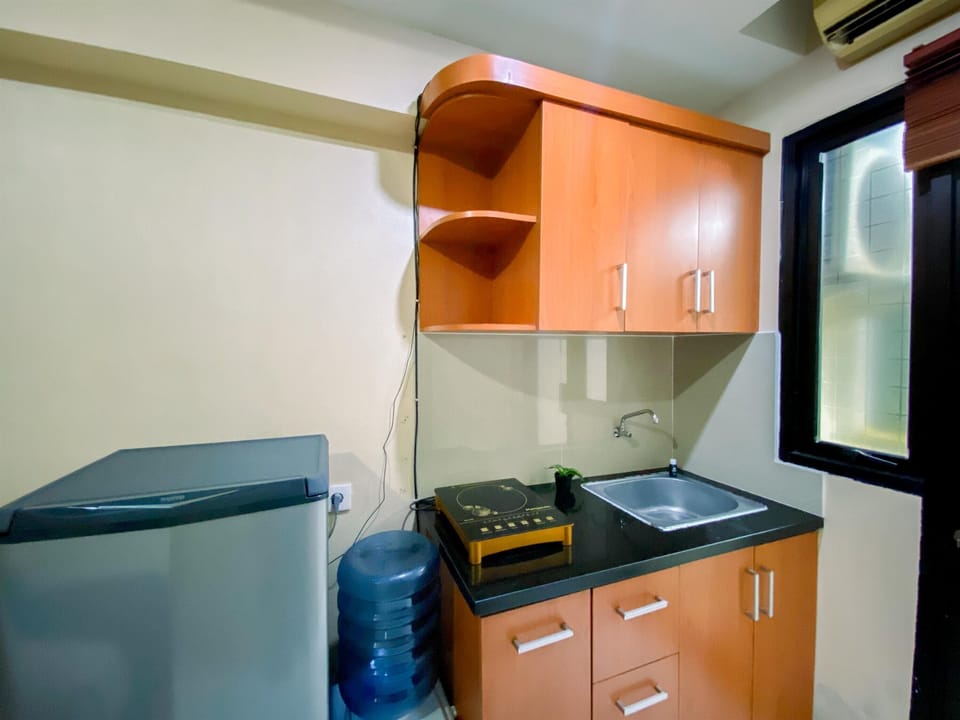 Studio | Private kitchen | Full-size fridge, stovetop, rice cooker