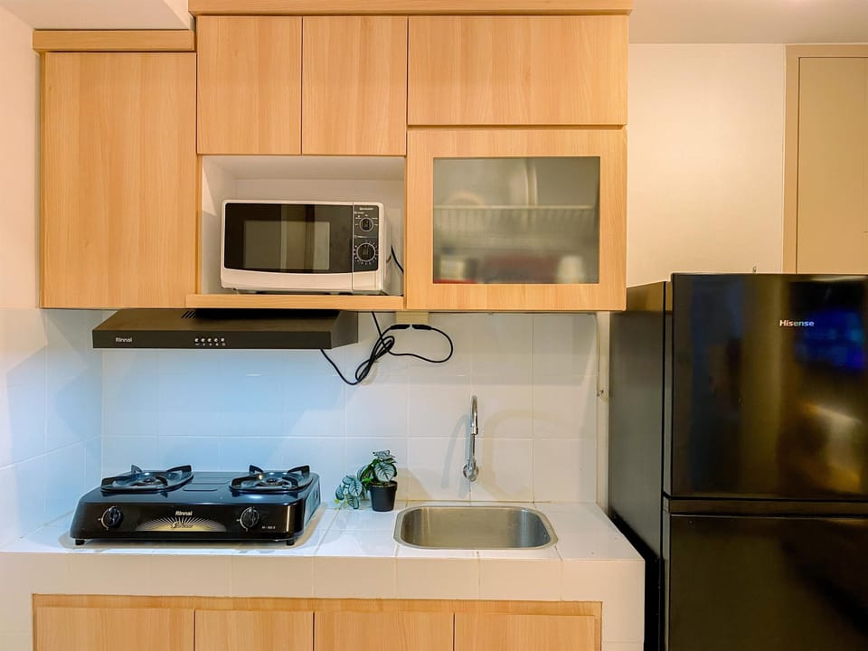 Apartment | Private kitchen | Full-size fridge, microwave, stovetop, rice cooker