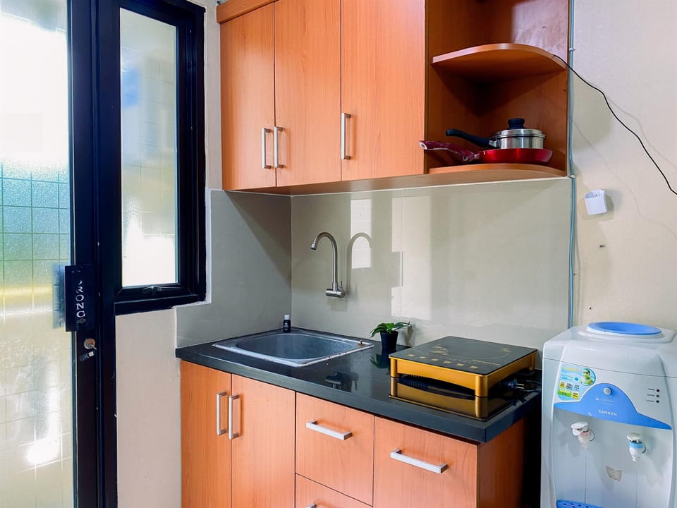 Studio | Private kitchen | Full-size fridge, stovetop, electric kettle, rice cooker