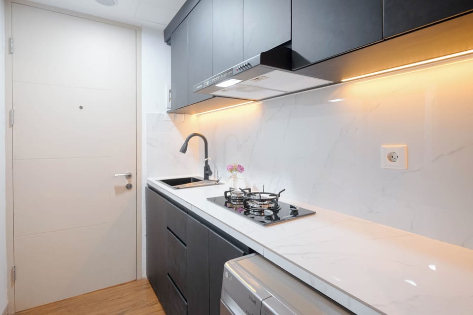 Studio | Private kitchen | Full-size fridge, microwave, stovetop, rice cooker