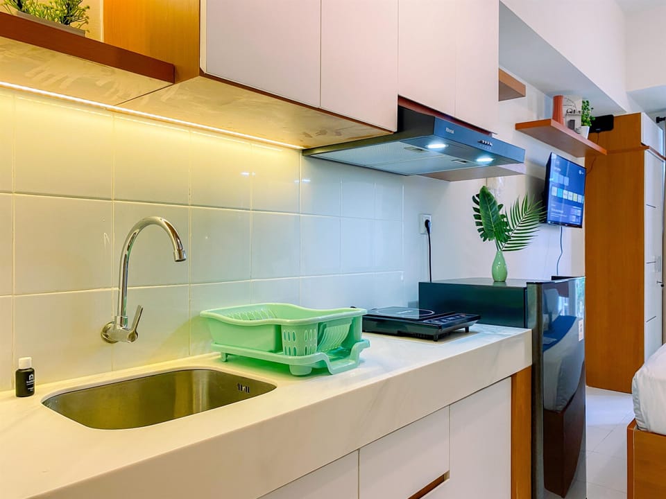 Studio | Private kitchen | Full-size fridge, stovetop, rice cooker