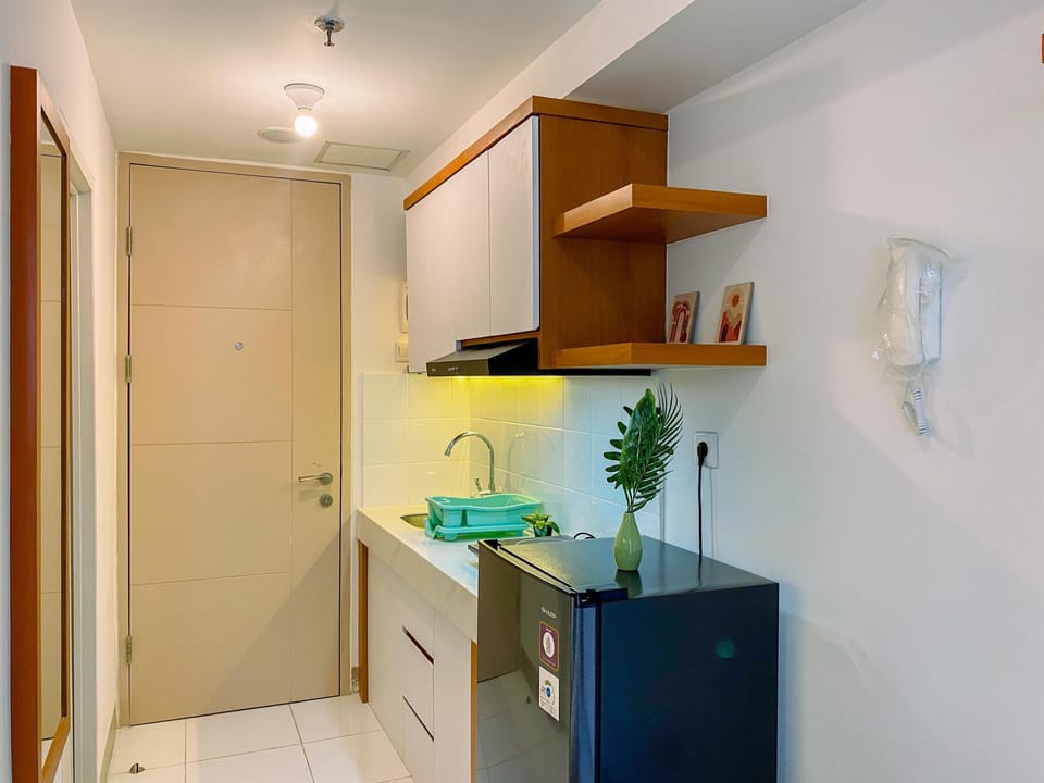 Studio | Private kitchen | Full-size fridge, stovetop, rice cooker