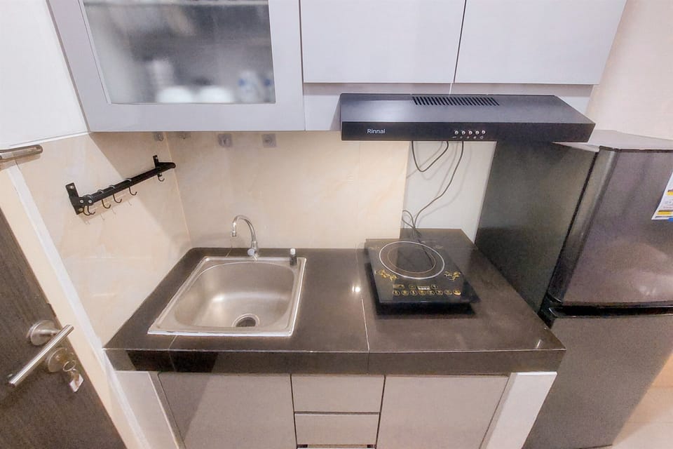 Studio | Private kitchen | Full-size fridge, stovetop, rice cooker