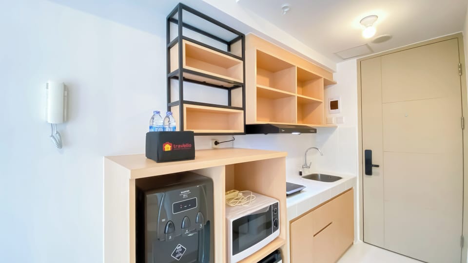 Studio | Private kitchen | Full-size fridge, microwave, stovetop, rice cooker