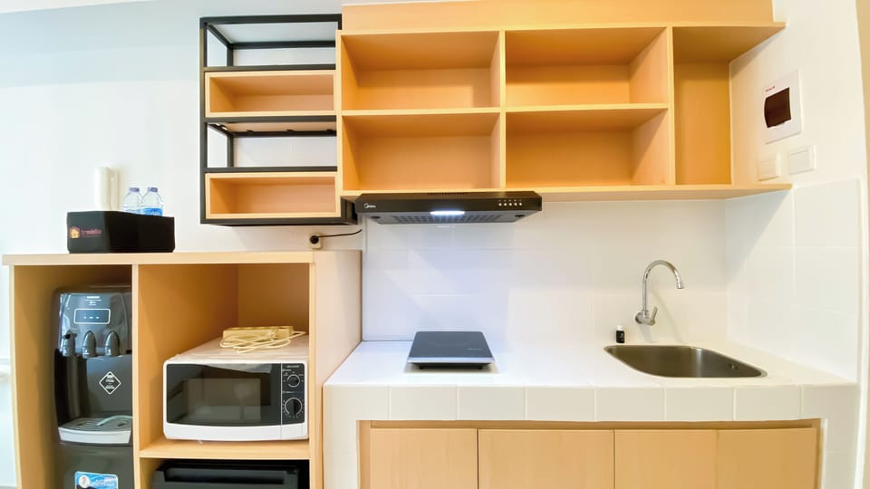 Studio | Private kitchen | Full-size fridge, microwave, stovetop, rice cooker