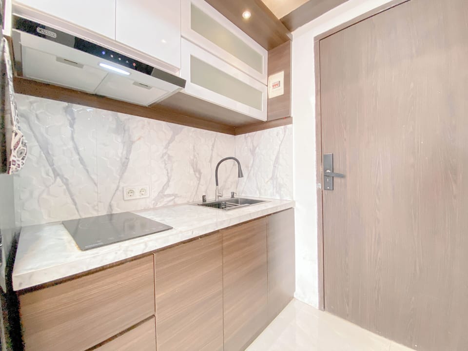 Apartment | Private kitchen | Full-size fridge, microwave, stovetop, rice cooker