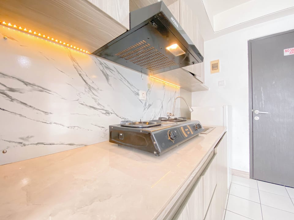 Apartment | Private kitchen | Full-size fridge, stovetop, rice cooker