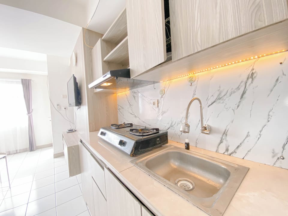 Apartment | Private kitchen | Full-size fridge, stovetop, rice cooker
