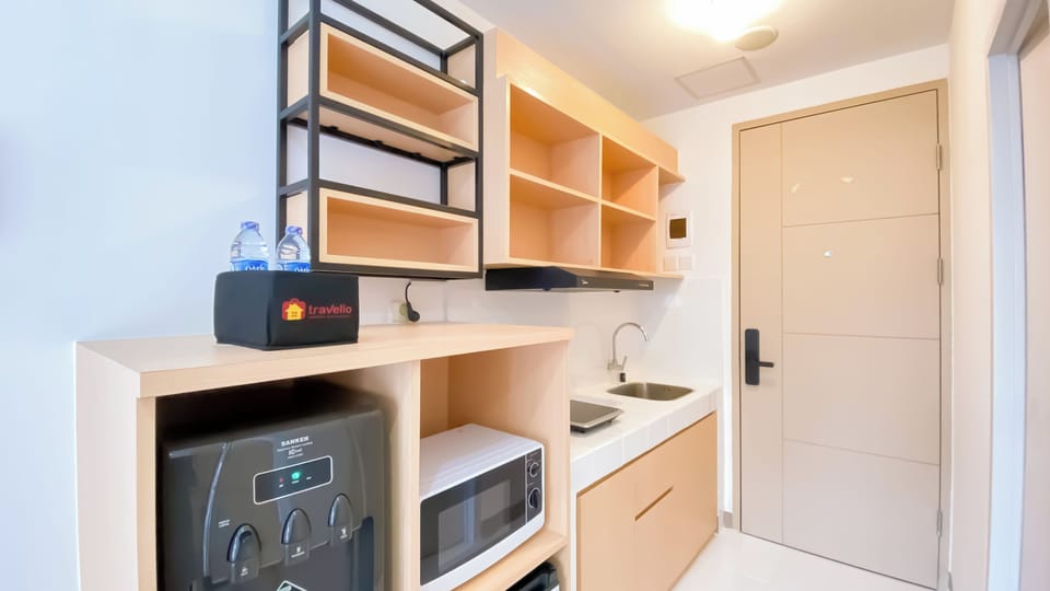 Studio | Private kitchen | Full-size fridge, microwave, stovetop, rice cooker