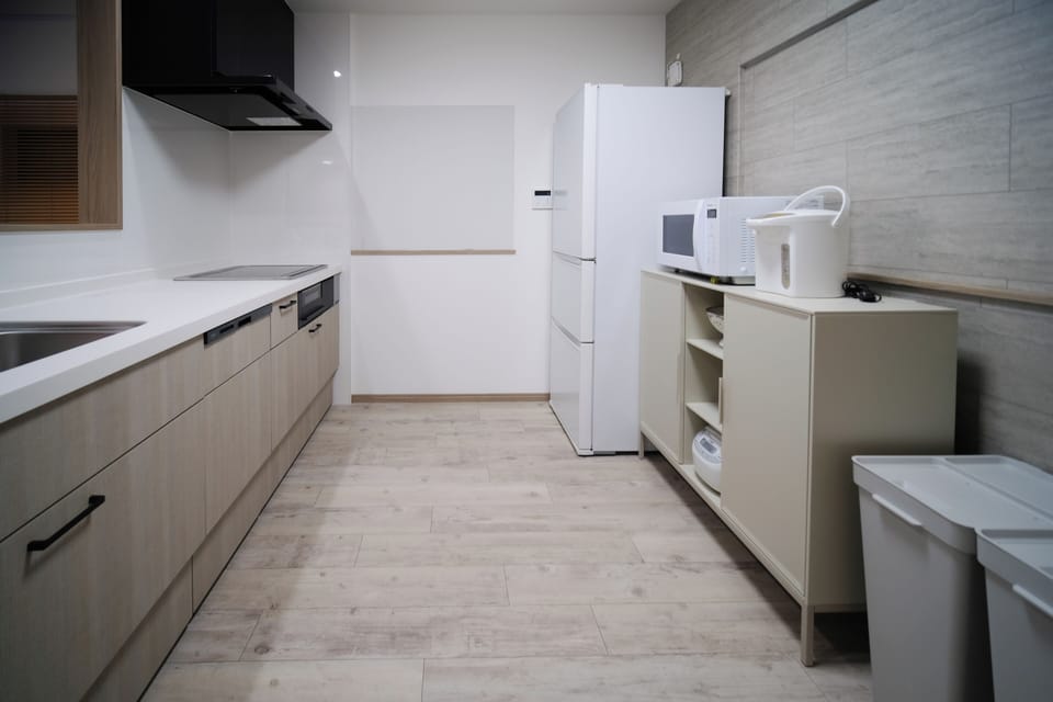 Comfort Villa | Private kitchen | Fridge, microwave, stovetop, electric kettle