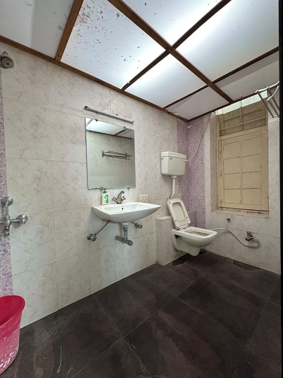 Basic Single Room, Garden View | Bathroom