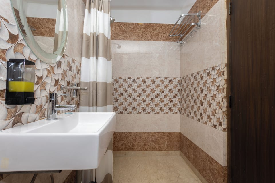 King Room With Balcony, 1 King Bed, Balcony , Private Washroom | Bathroom | Shower, slippers, bidet, towels
