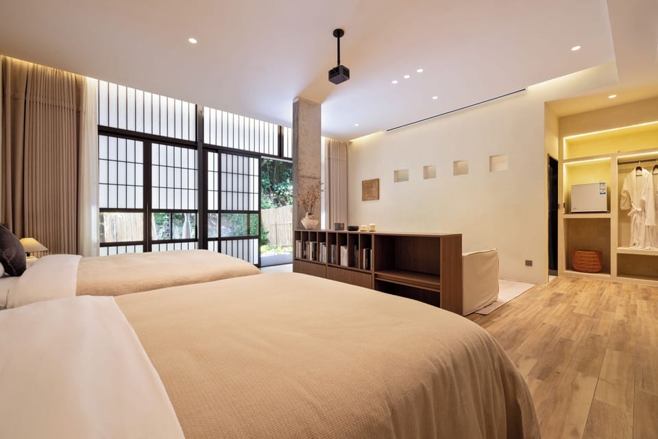 Deluxe Twin Room, Balcony, Courtyard View | Premium bedding, desk, blackout drapes, free WiFi